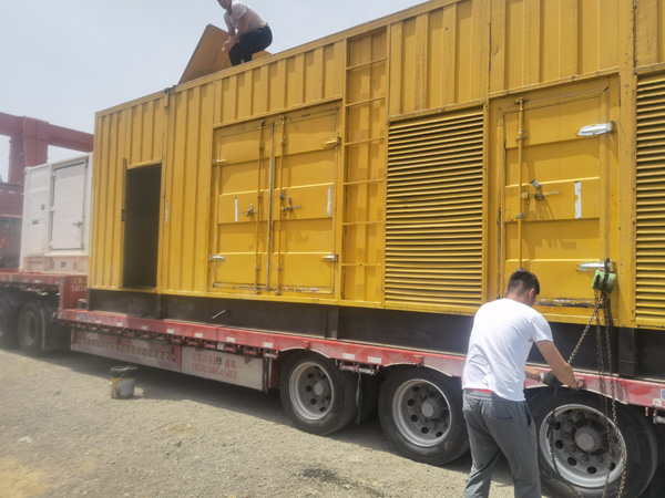 三穗除了负载情况和发动机维护，还有哪些因素会影响 200kw 柴油发电机的油耗？