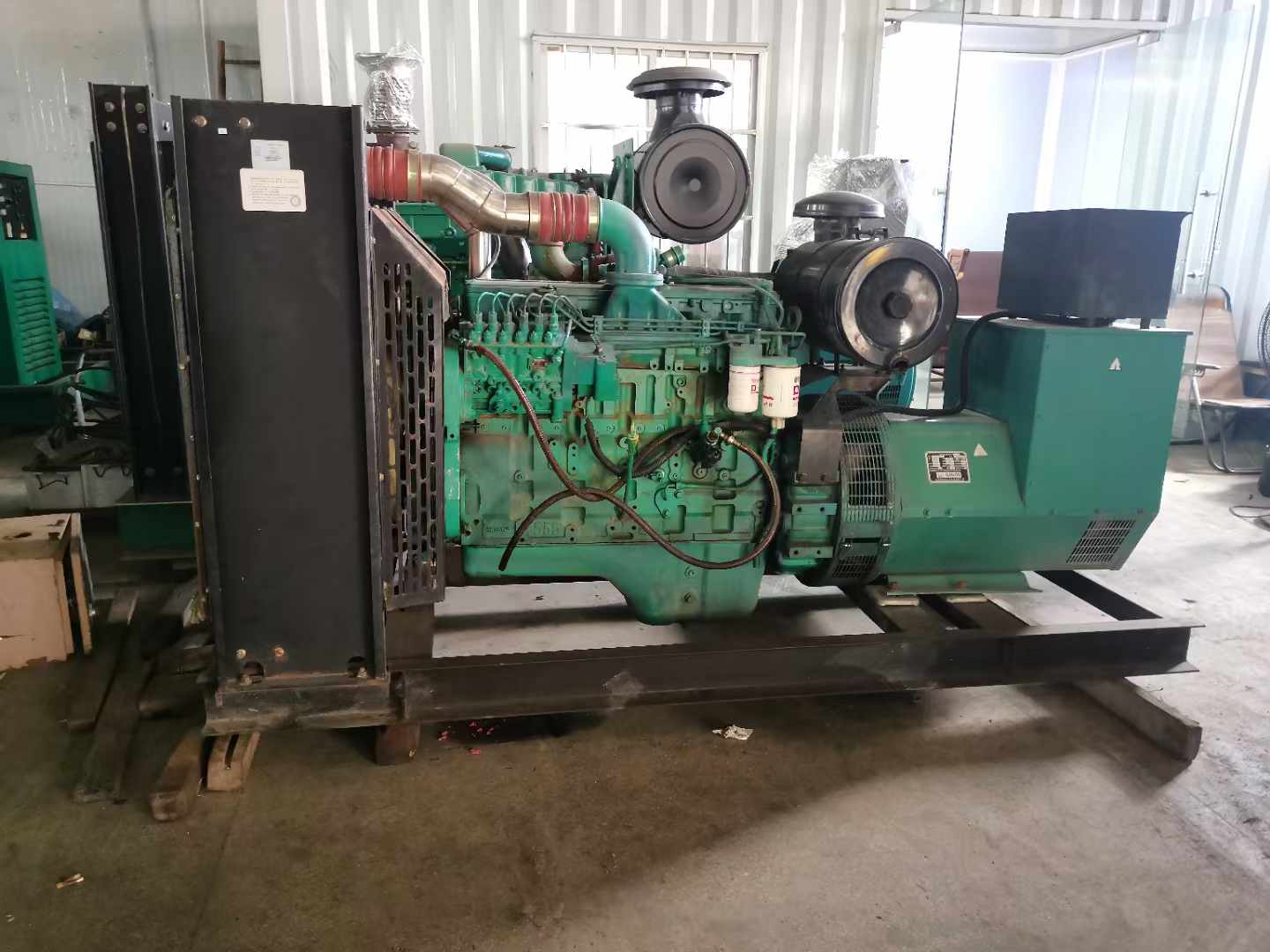 三穗发电机租赁如何确定电缆的承载电流是否在安全范围内？