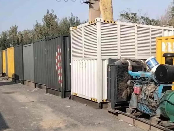 三穗200KW柴油发电机机组每小时油耗是多少？